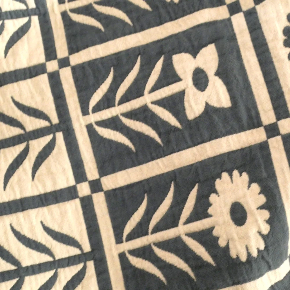NEW QUINCE Organic Cotton Jacquard Floral Coverlet Blue King California King - Picture 7 of 9